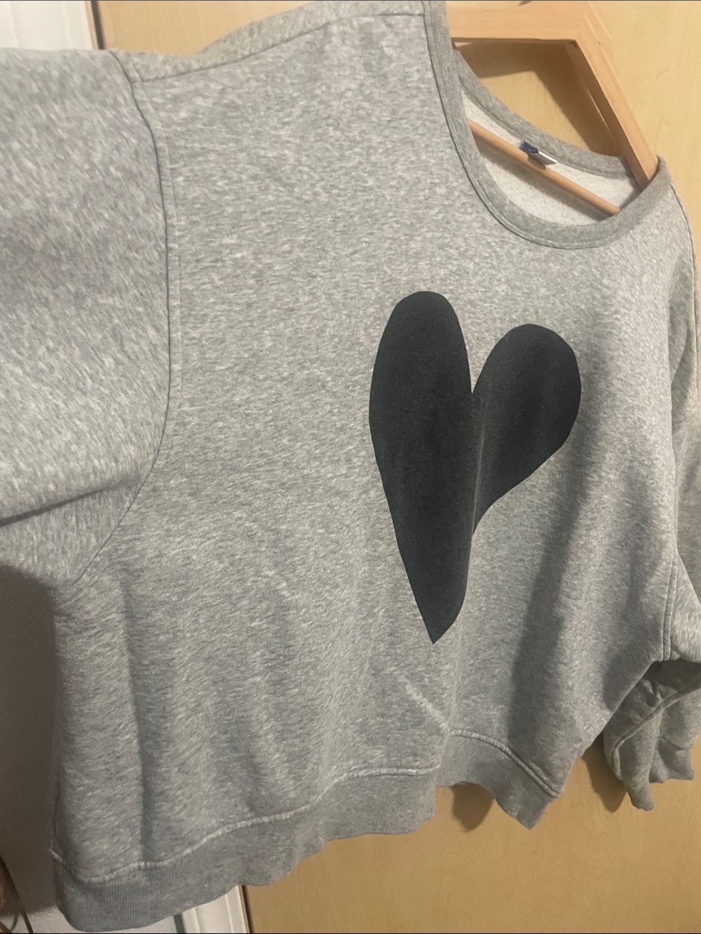 Old Navy Light Gray Boxy Crewneck Sweatshirt with Asymmetric Heart XXL - Picture 4 of 12